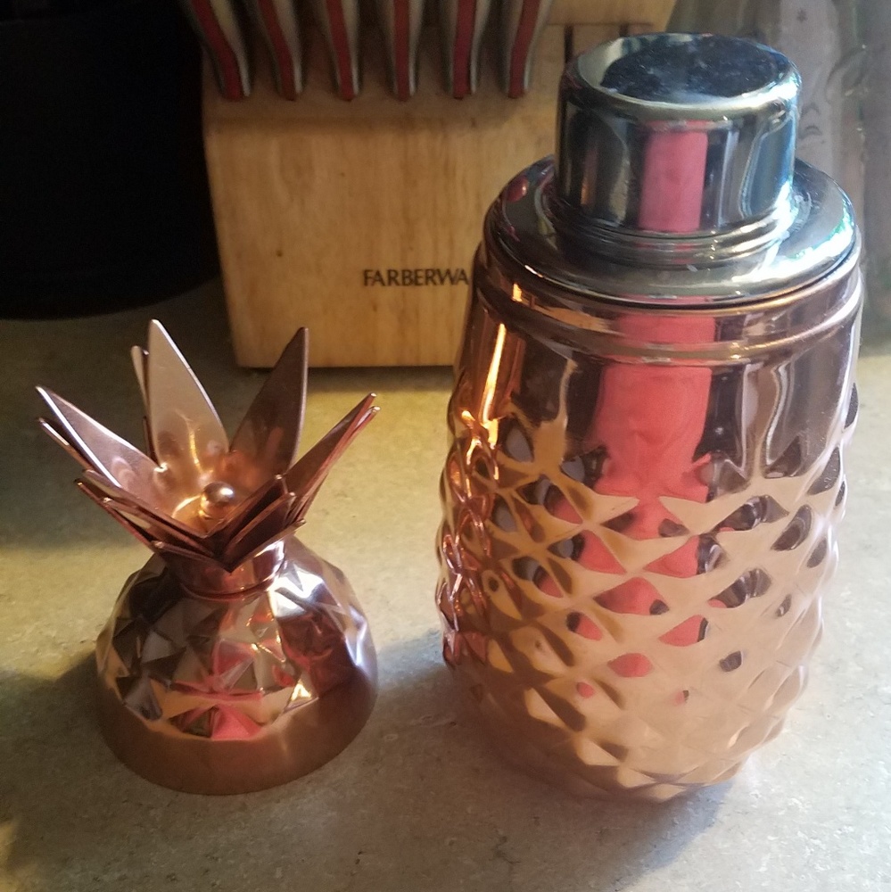 Adorable Pineapple Drink Shaker